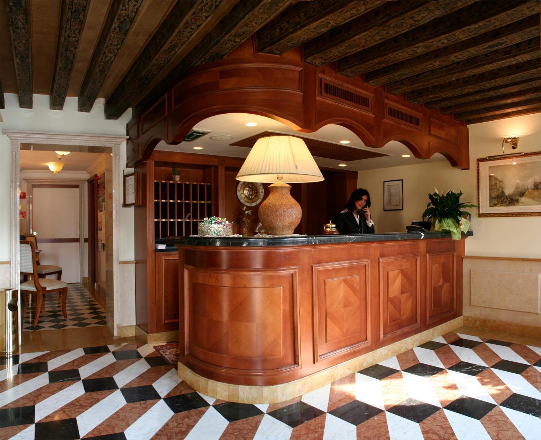 Hotel Antiche Figure Venice Exterior photo