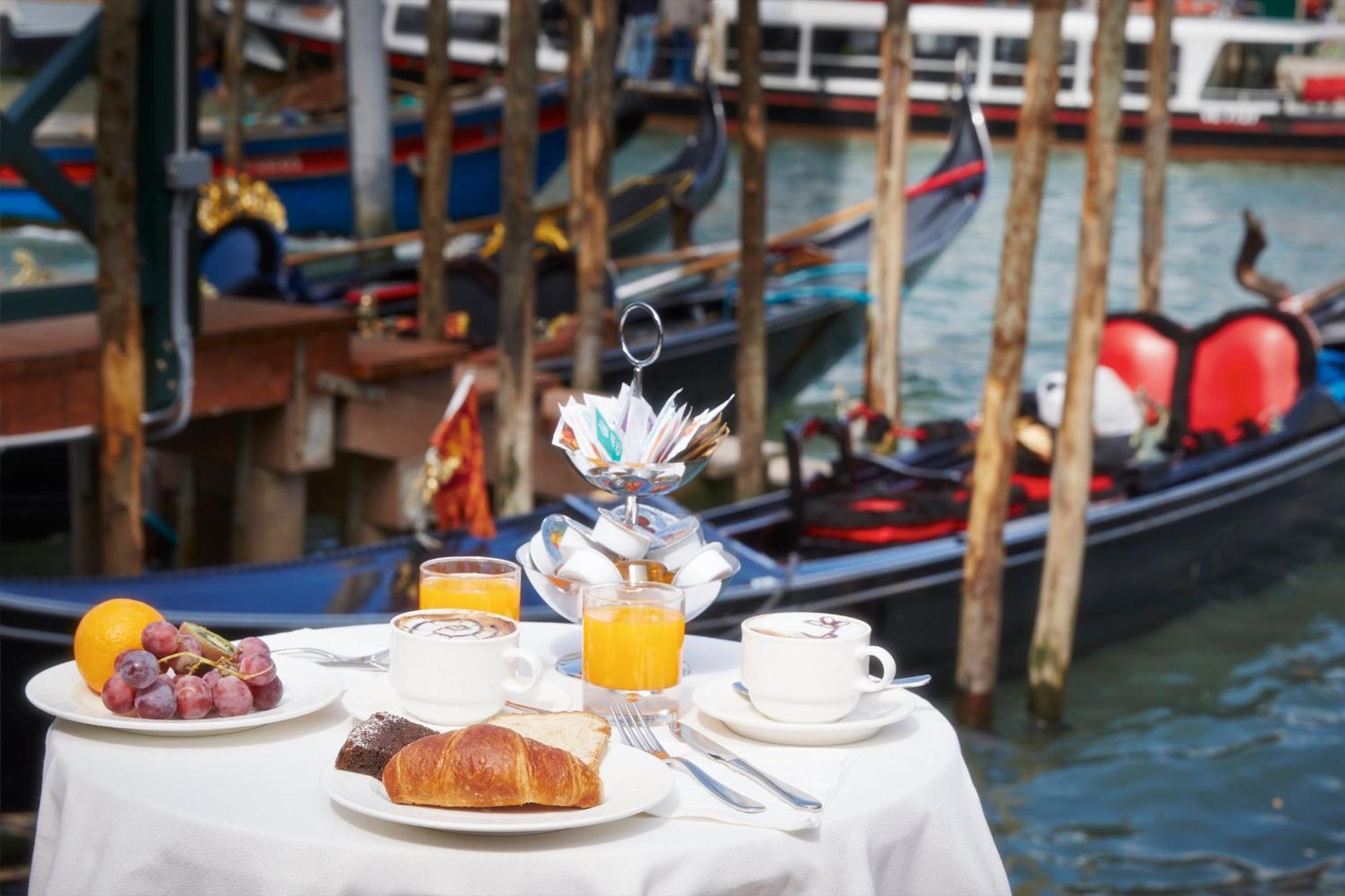 Hotel Antiche Figure Venice Exterior photo