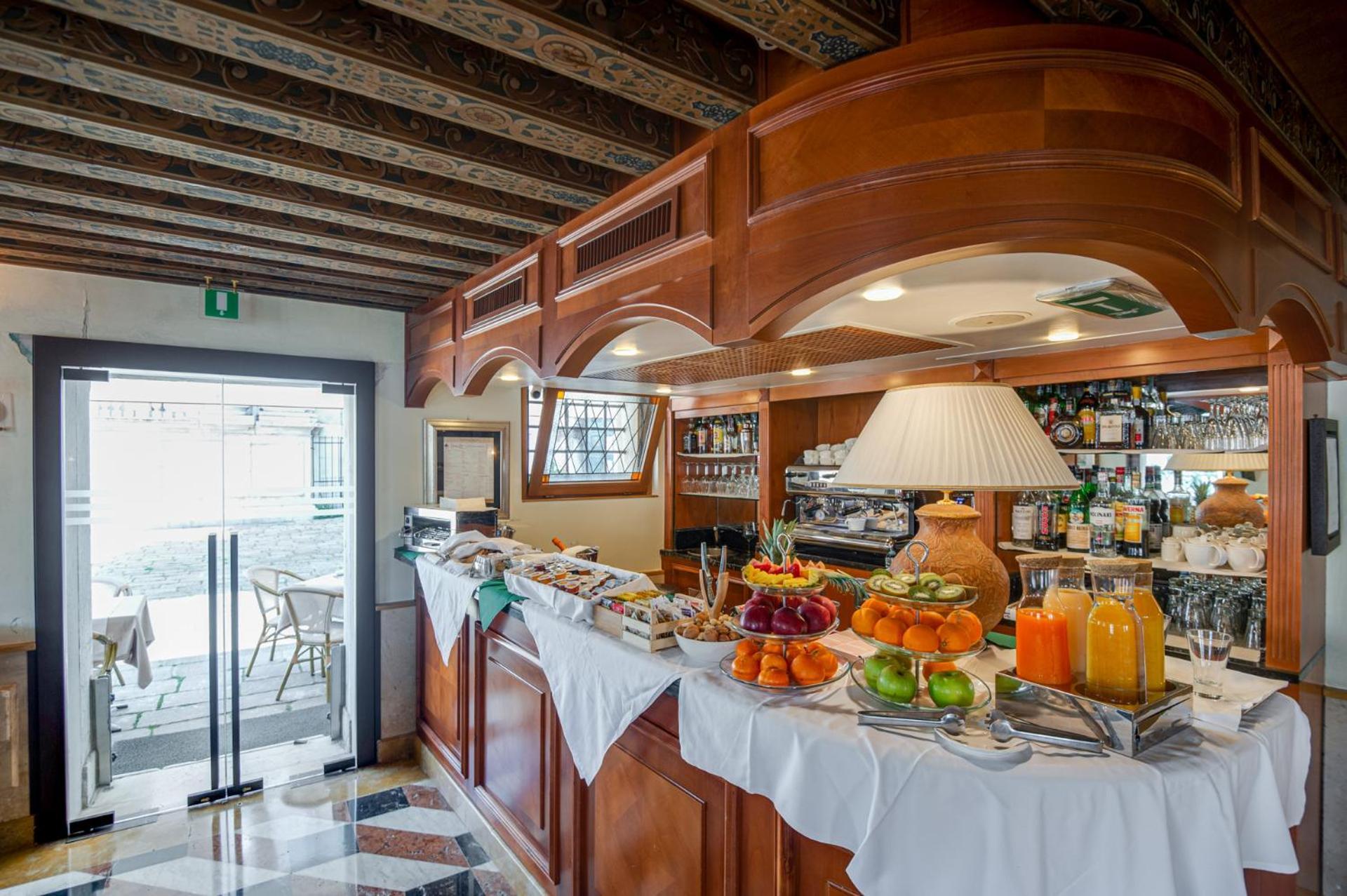 Hotel Antiche Figure Venice Exterior photo